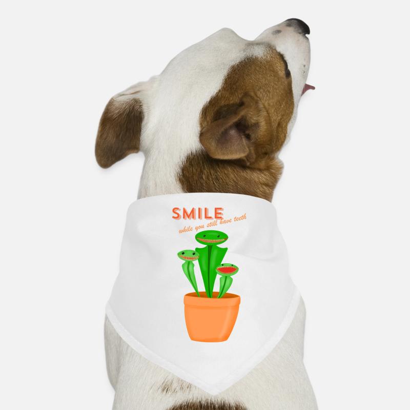 smile while you still have teeth - Hunde-Bandana - Weiß