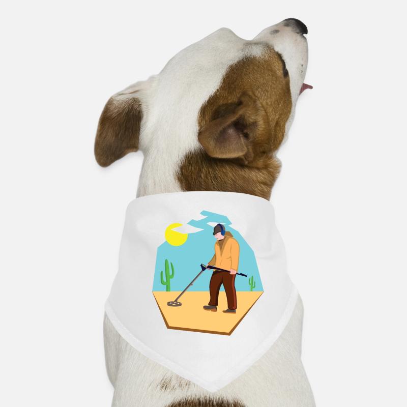 Schatzjäger mit Metallsonde in der Wüste unterwegs Hunde-Bandana