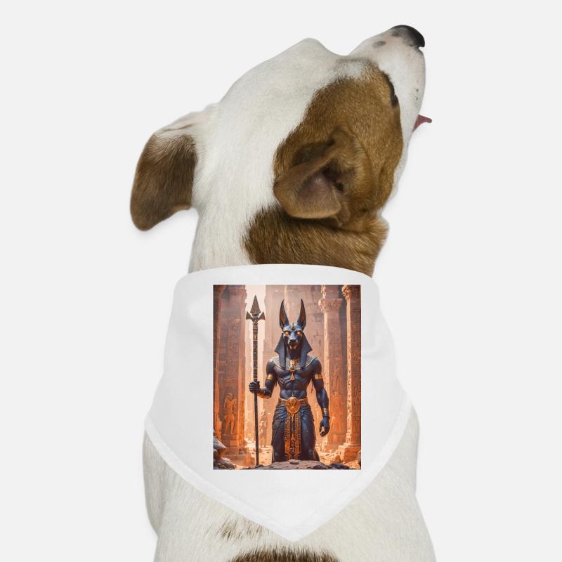 Anubis, schakalköpfiger Gott, steht in einem schemenhaften Hunde-Bandana