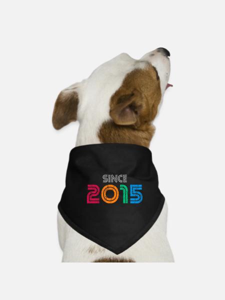 Seit 2015 | Retro-farbenes Geburtstagsjahr - Hunde-Bandana - Schwarz - Vorne