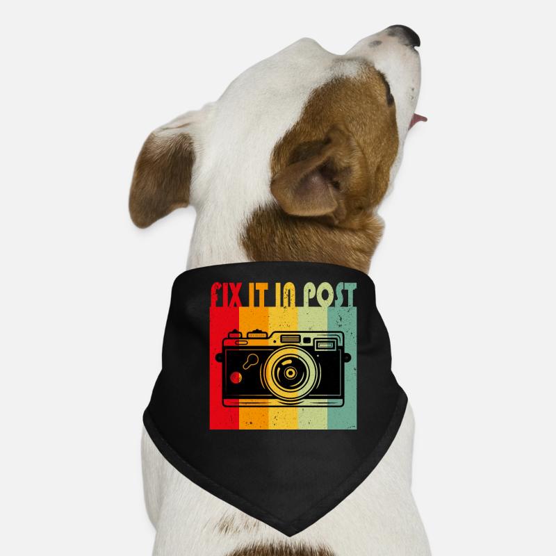 Corrigez-le dans Post Camera Blogger Photographer Bandana pour chien