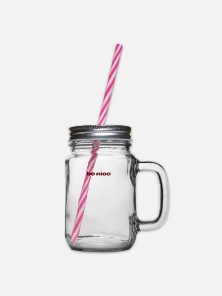 Be Nice – Dunkelrotes Statement-Design - Henkelglas mit Schraubdeckel - Klar