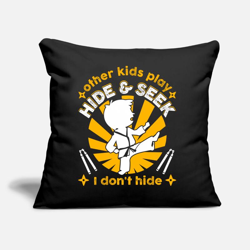 D’autres enfants jouent à cache-cache Je ne me cache pas Coussin et housse de 45 x 45 cm