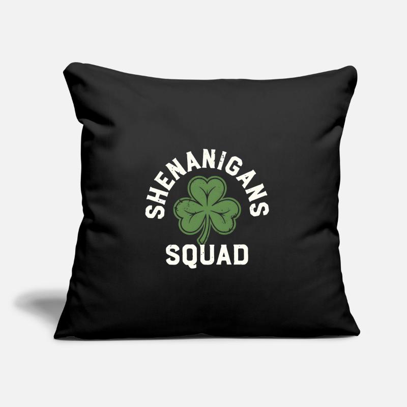Shenanigans Squad Shamrock Sofakissen mit Füllung 45 x 45 cm
