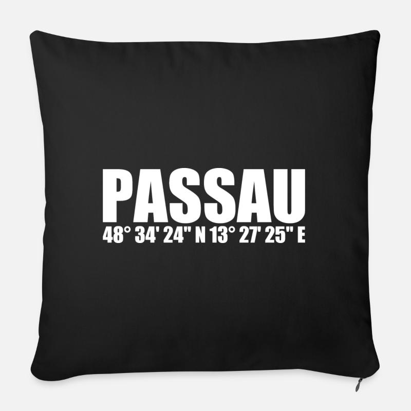 Passau Koordinaten - Sofakissen mit Füllung 45 x 45 cm - Schwarz