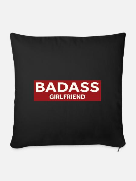 BADASS GIRLFRIEND - Sofakissen mit Füllung 45 x 45 cm - Schwarz