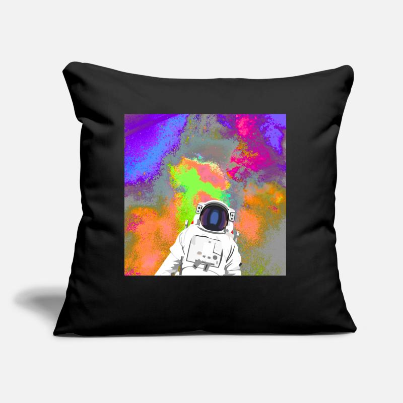 Astronaute devant une supernova spatiale Coussin et housse de 45 x 45 cm