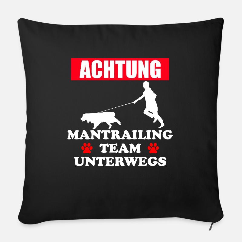 Mantrailing Team Mantrailer Hund Geschenkidee - Sofakissen mit Füllung 45 x 45 cm - Schwarz