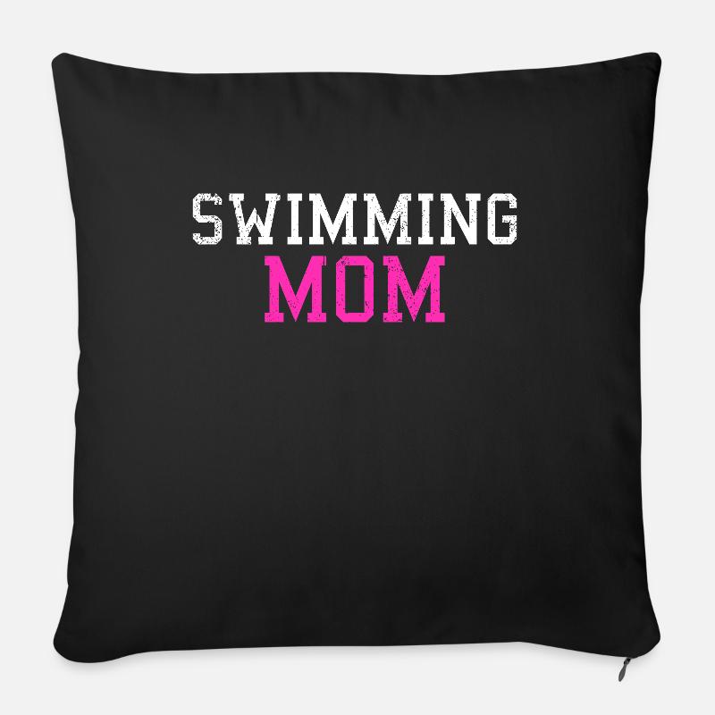 swimming mom - Sofakissen mit Füllung 45 x 45 cm - Schwarz