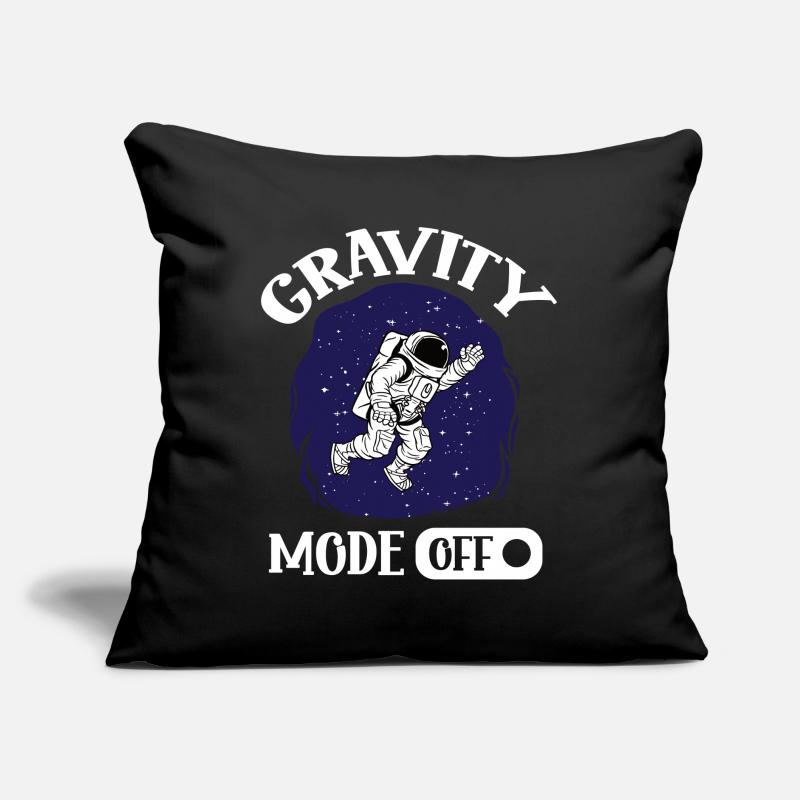 Mode gravité de l’astronaute au large de l’espace spatial Coussin et housse de 45 x 45 cm