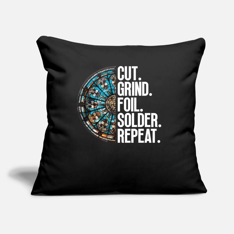 Couper. Moudre. Foiling. Soudure. Coussin et housse de 45 x 45 cm