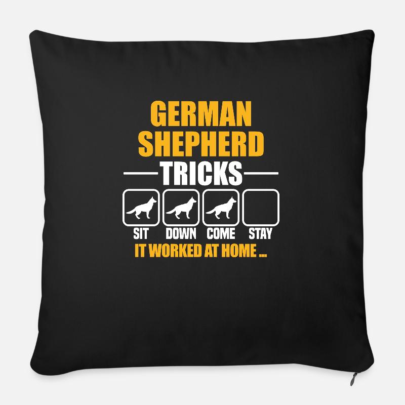 German Shepherd Tricks - Sofakissen mit Füllung 45 x 45 cm - Schwarz