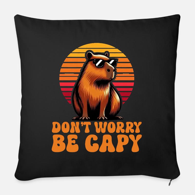 Mach Dir Keine Sorgen, Sei Capy Süße Capybara - Sofakissen mit Füllung 45 x 45 cm - Schwarz