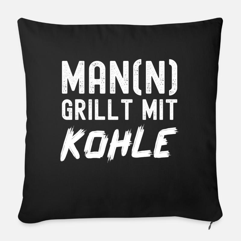 Man(n) grillt mit Kohle - BBQ - Sofakissen mit Füllung 45 x 45 cm - Schwarz