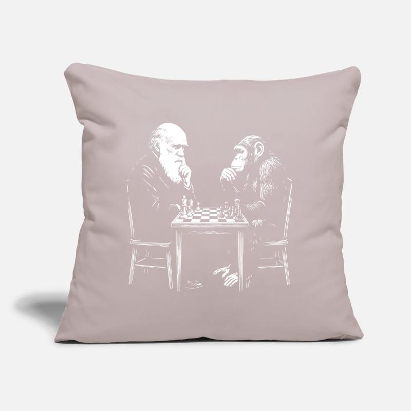 Darwin joue aux échecs avec un singe - Jeu d’évolution Coussin et housse de 45 x 45 cm