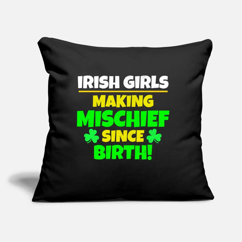 Fête de la Saint-Patrick : les filles irlandaises, fauteurs de bêtises Coussin et housse de 45 x 45 cm