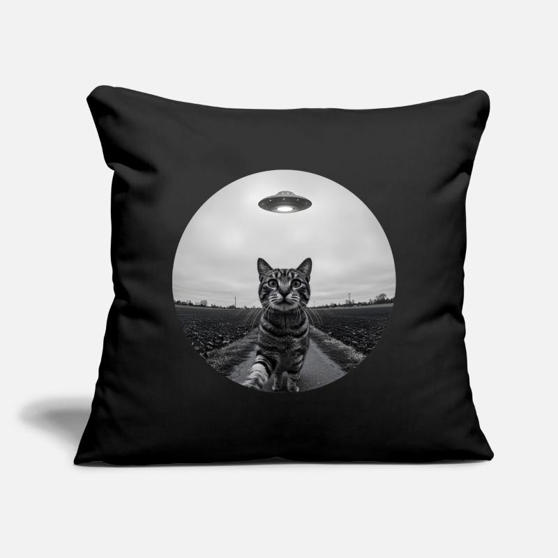 Design drôle d’extraterrestre d’un chat spatial OVNI Coussin et housse de 45 x 45 cm