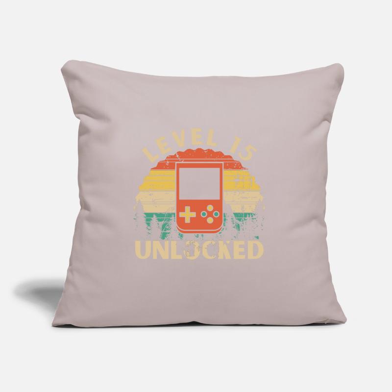 Level 15 Unlocked Coussin et housse de 45 x 45 cm