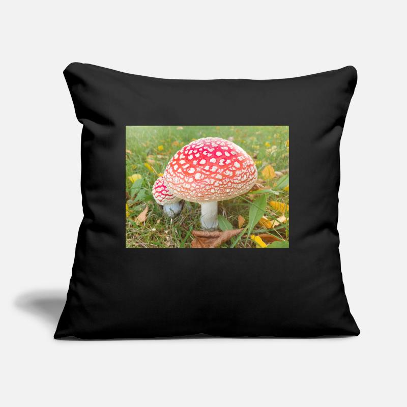 fly agaric also toadstool (in german Fliegenpilz) Sofakissen mit Füllung 45 x 45 cm