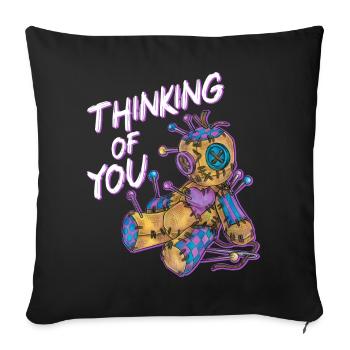 Coole Voodoo Puppe mit Nadeln Goth Gothic Zauber - Sofakissen mit Füllung 45 x 45 cm - Schwarz - Vorne