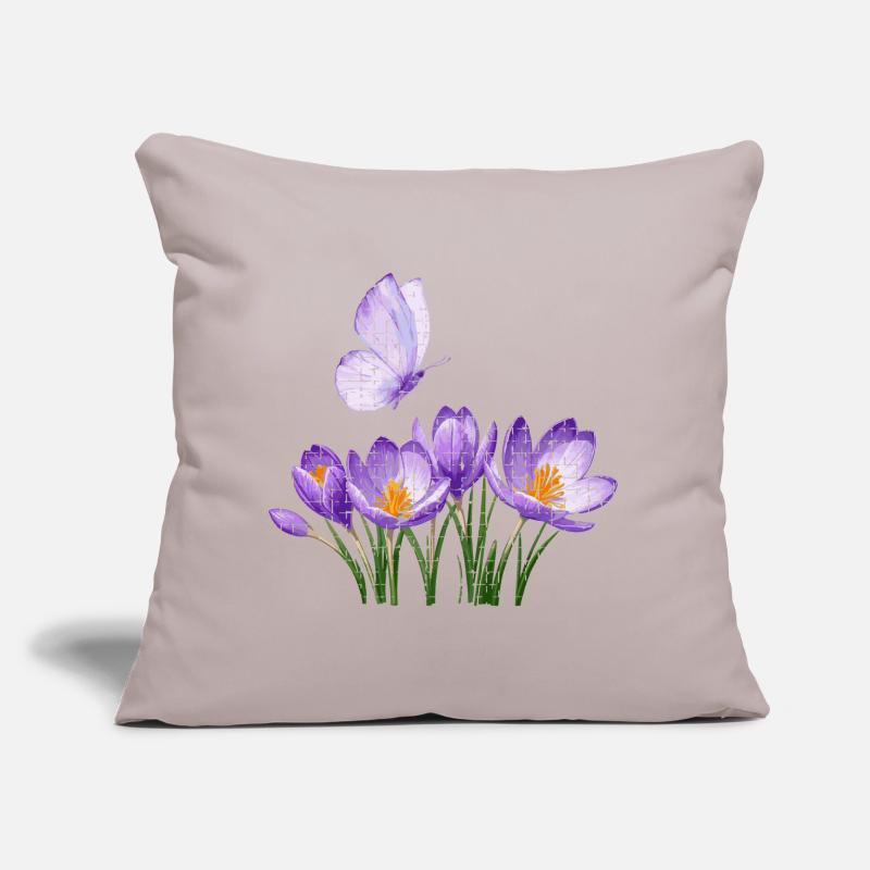 Crocus violets et papillon : conception en treillis Coussin et housse de 45 x 45 cm