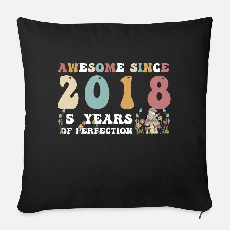 Super seit 2018 5 Jahr der Perfektion - 5. Platz - Sofakissen mit Füllung 45 x 45 cm - Schwarz