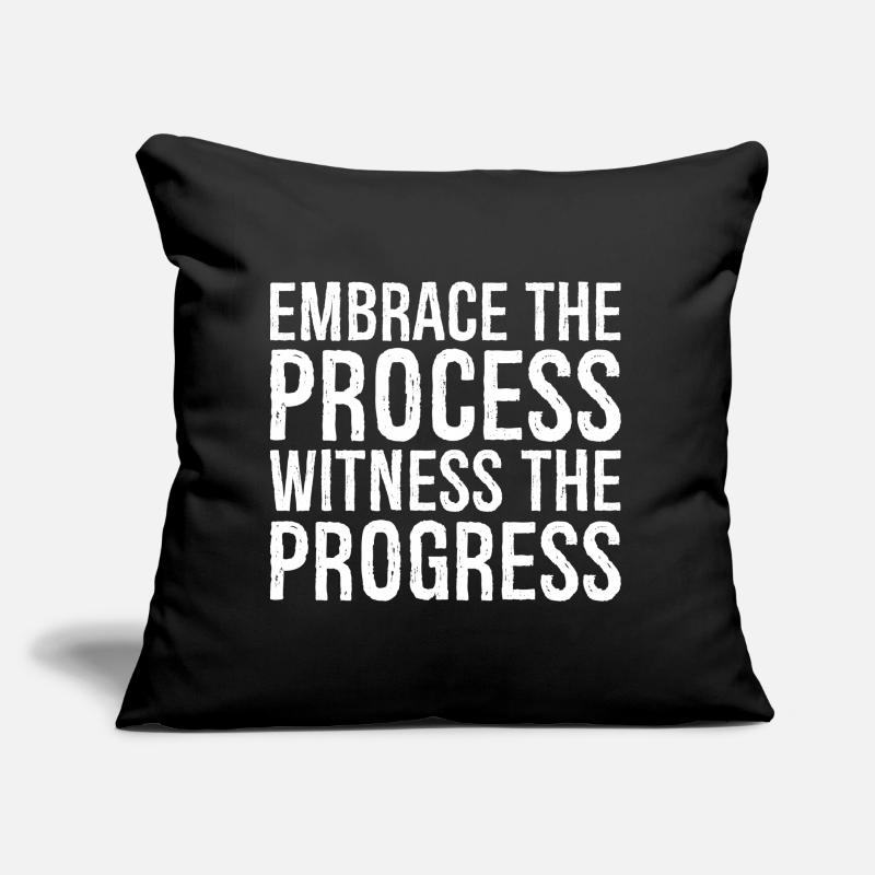 Embrassez le processus, observez les progrès Coussin et housse de 45 x 45 cm