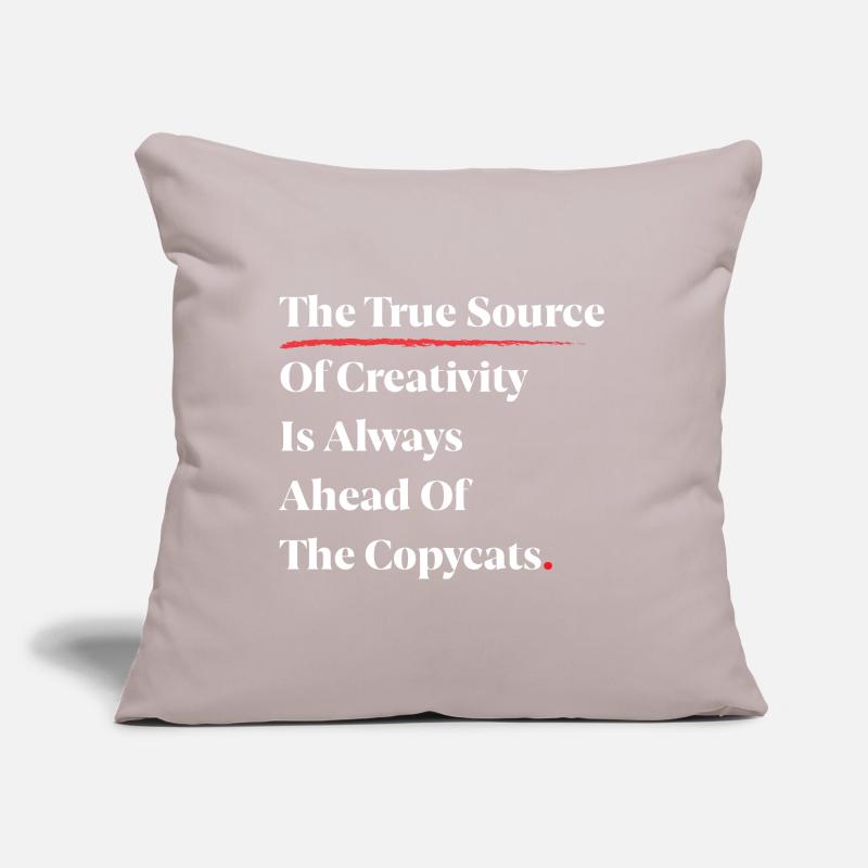 La vraie source de créativité est toujours devant [W] Coussin et housse de 45 x 45 cm