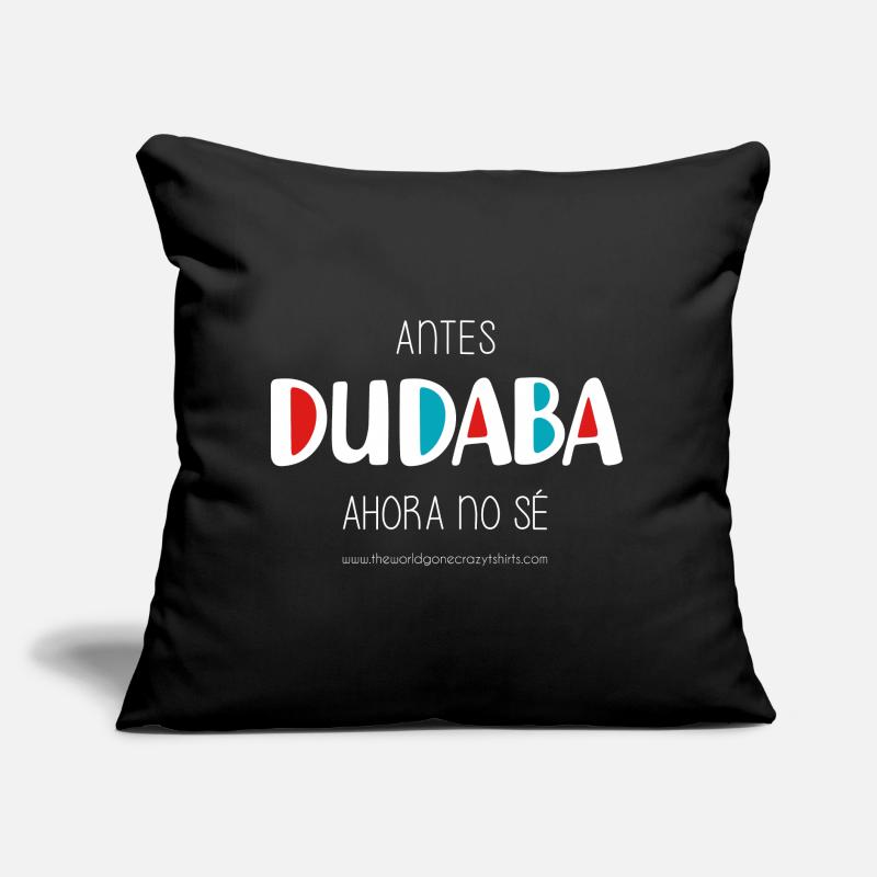 J’avais l’habitude de douter (sombre) Coussin et housse de 45 x 45 cm