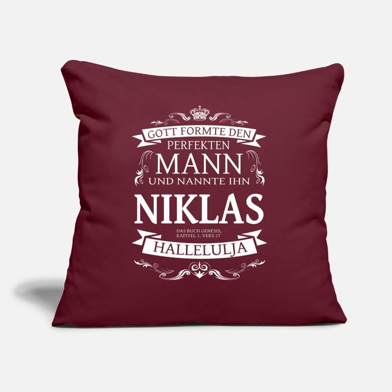 Niklas der perfekte Mann von Gott geformt Design Sofakissen mit Füllung 45 x 45 cm