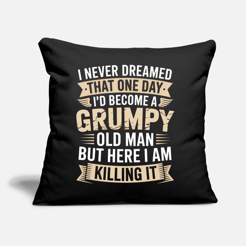 Grumpy Old Man Killing It Coussin et housse de 45 x 45 cm