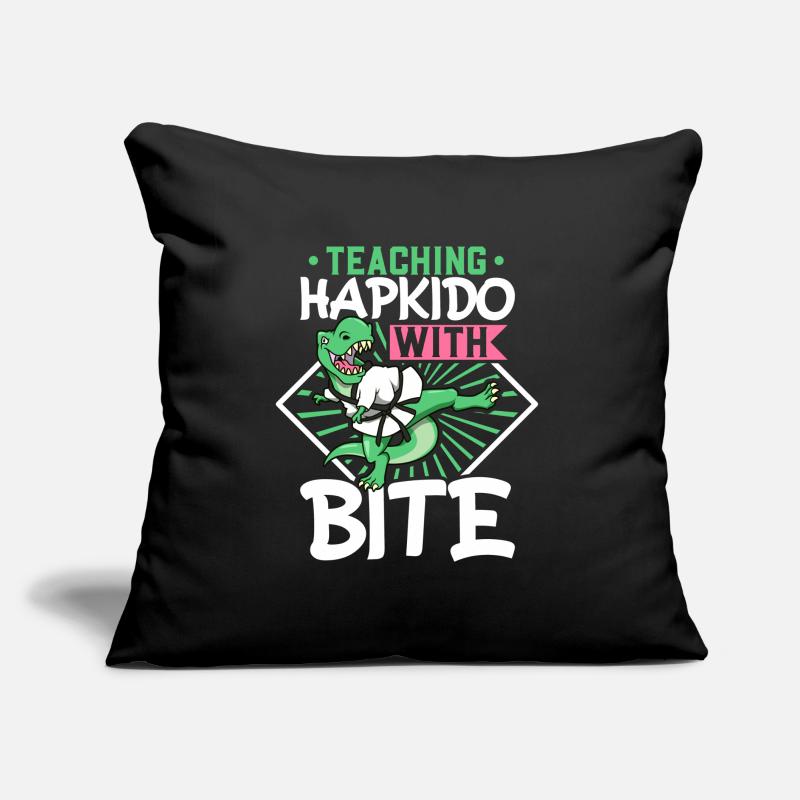 Hapkido mit Biss - Hapkido Trainer Sofakissen mit Füllung 45 x 45 cm