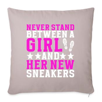 Sneakerhead Collectionneur de baskets - Coussin et housse de 45 x 45 cm - taupe clair - Devant