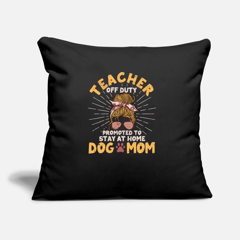 Un enseignant en congé devient un chien de maison Coussin et housse de 45 x 45 cm