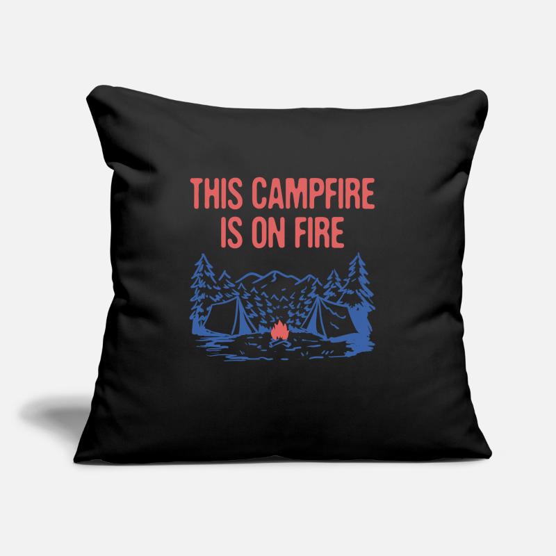This Campfire Is on Fire Camping Dad Jokes Camper Sofakissen mit Füllung 45 x 45 cm