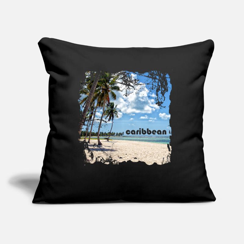 Plage de sable solitaire dans les Caraïbes Coussin et housse de 45 x 45 cm