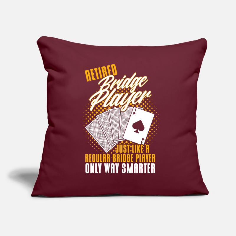 Les joueurs de bridge à la retraite tout simplement plus intelligents Coussin et housse de 45 x 45 cm