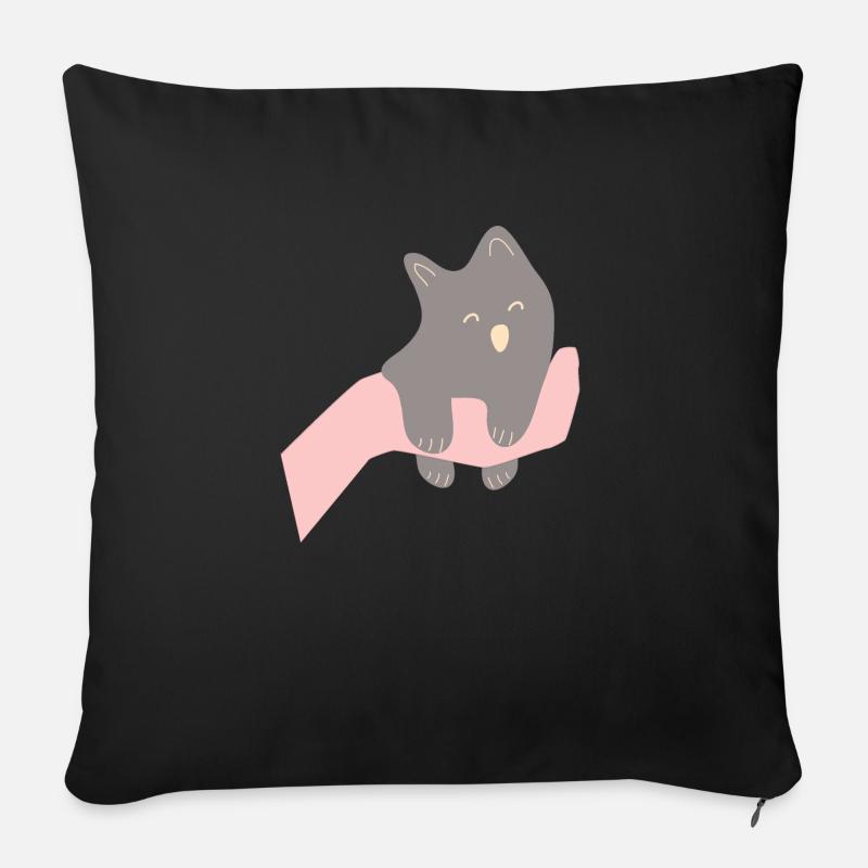 Bébé chat entre des mains humaines2 - Coussin et housse de 45 x 45 cm - noir