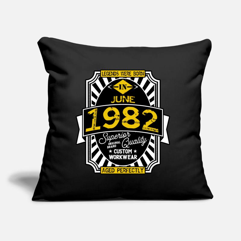 1982 JUNE Coussin et housse de 45 x 45 cm