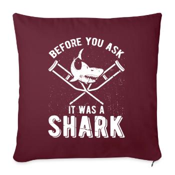Before You Ask It Was A Shark - Knochenbruch - Sofakissen mit Füllung 45 x 45 cm - Burgunderrot - Vorne