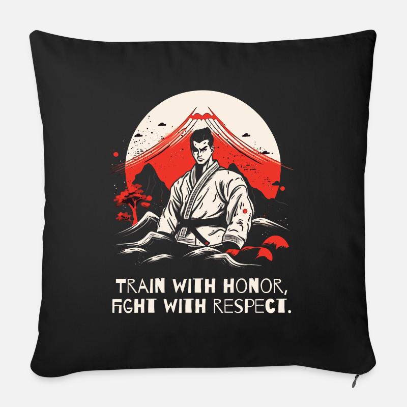 Trainiere mit Ehre, Kampf mit Respekt: Karate Dojo - Sofakissen mit Füllung 45 x 45 cm - Schwarz