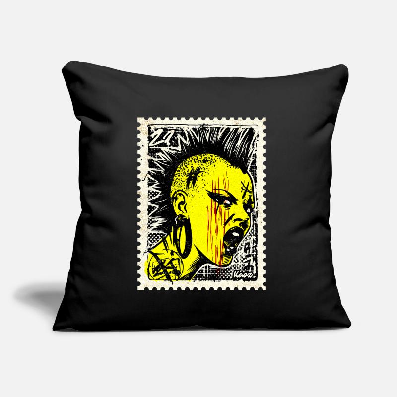 Femme punk sauvage avec mohawk et colère sur timbre-poste Coussin et housse de 45 x 45 cm