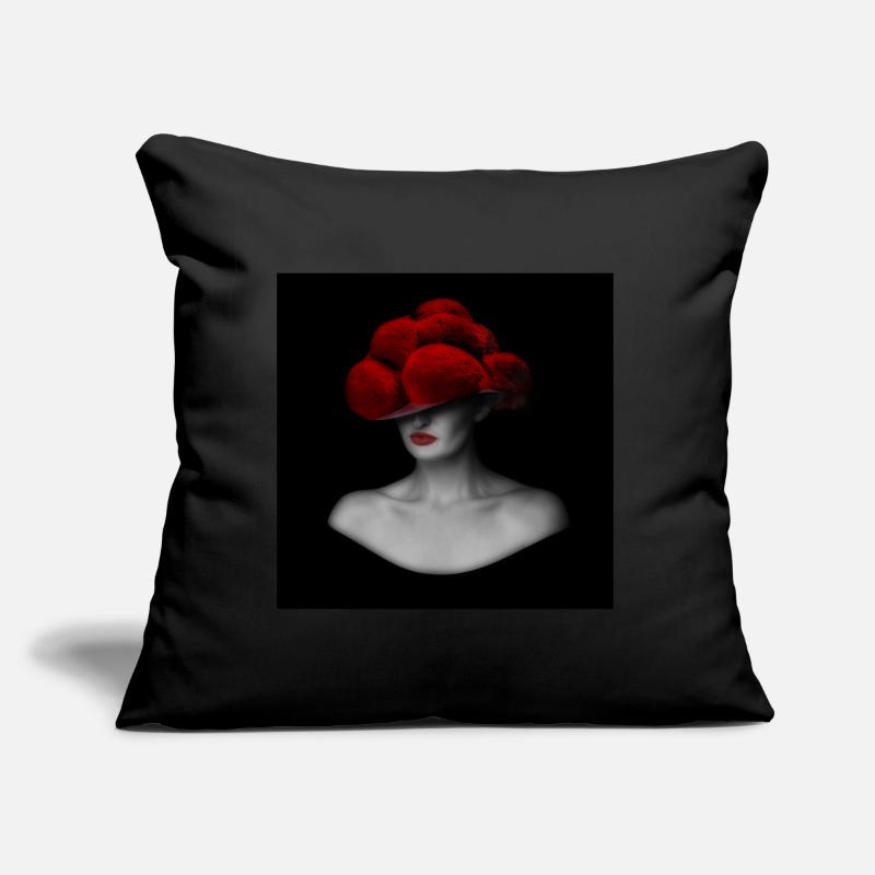 Schwarzwald Lady 1.0 Sofakissen mit Füllung 45 x 45 cm