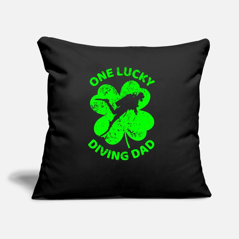 Plongée dans le trèfle de la Saint-Patrick Coussin et housse de 45 x 45 cm