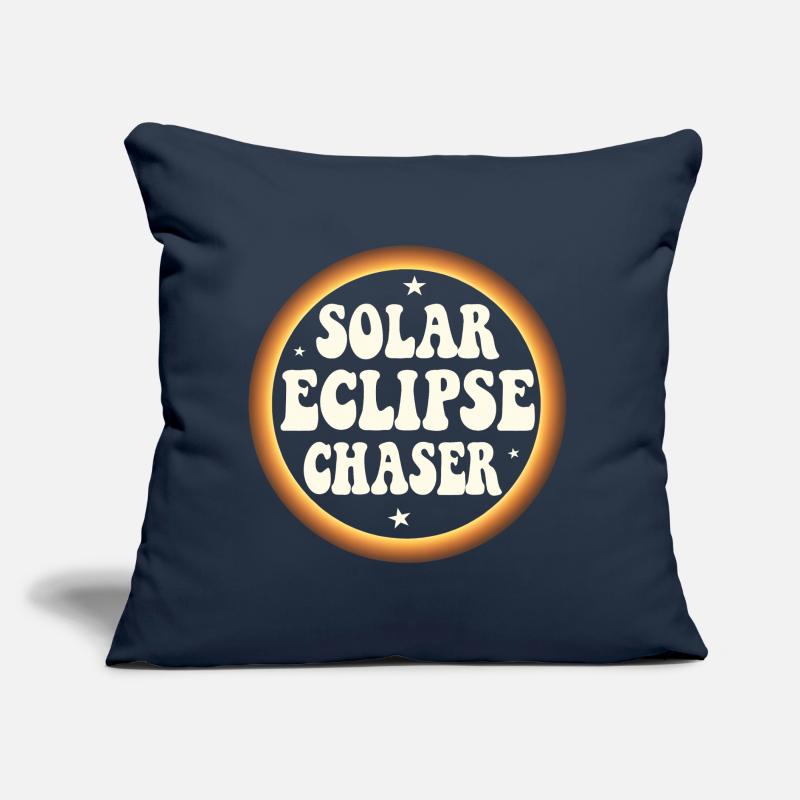 Solar eclipse chaser Sofakissen mit Füllung 45 x 45 cm