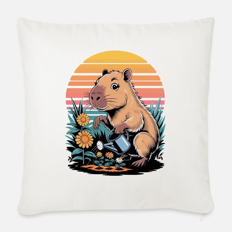 Le capybara arrose les fleurs dans le jardin devant des films rétro - Coussin et housse de 45 x 45 cm - blanc nature