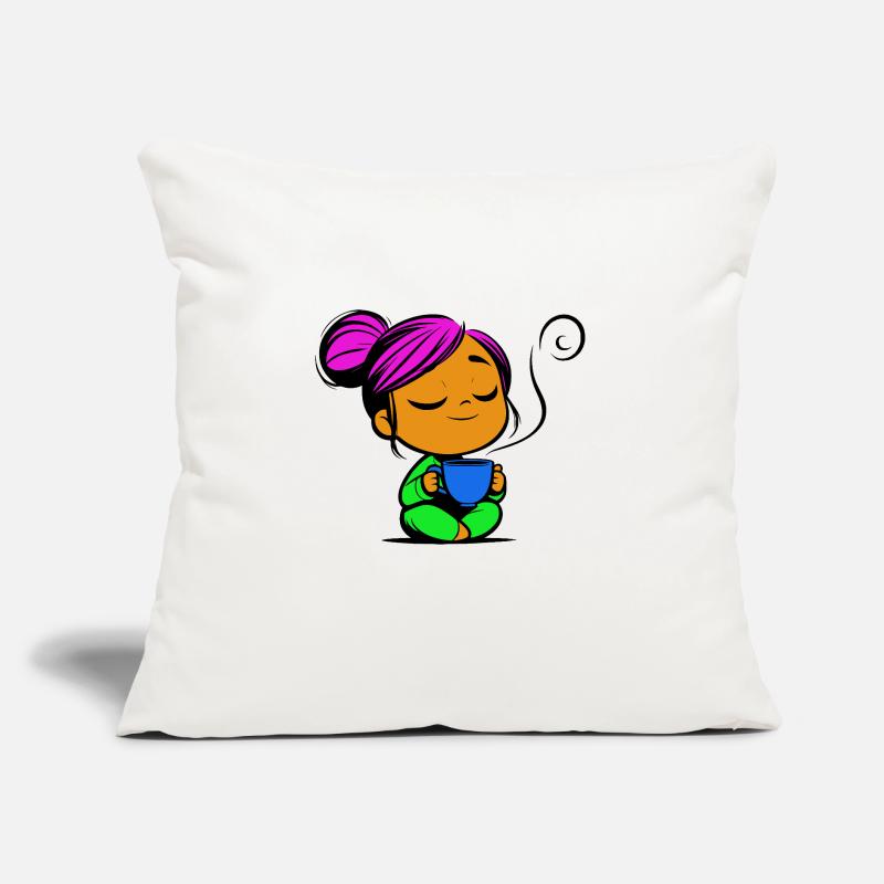 Tassmine enspannt mit einer Tasse Tee oder Kaffee Sofakissen mit Füllung 45 x 45 cm