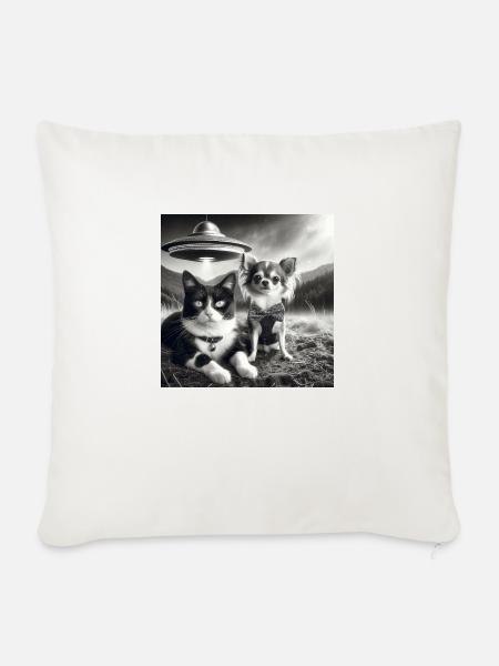 Katze und Chihuahua UFO - Sofakissen mit Füllung 45 x 45 cm - Naturweiß 