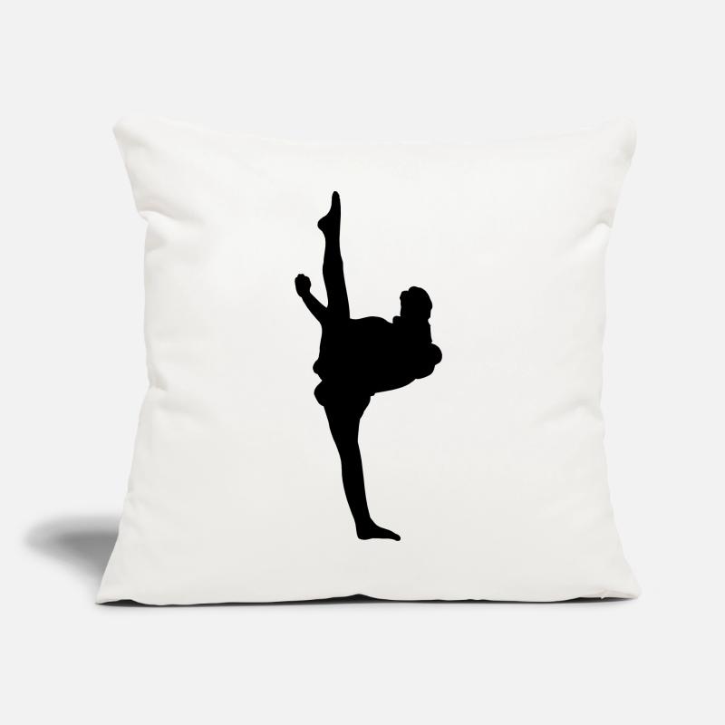 Karate oder Taekwondo High Kick Sofakissen mit Füllung 45 x 45 cm