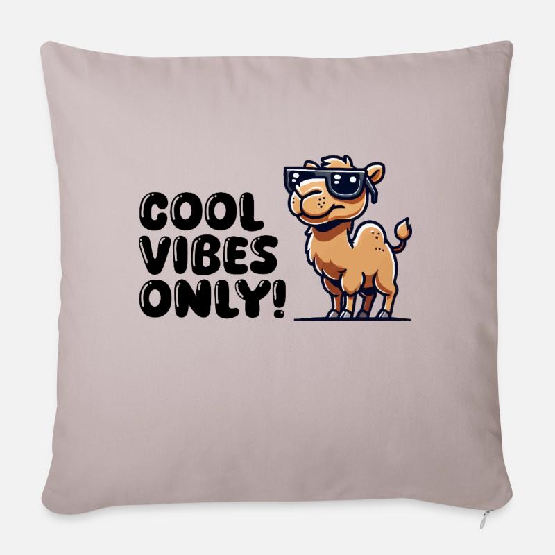 kamel comic sonnenbrille cool - Sofakissen mit Füllung 45 x 45 cm - helles Taupe